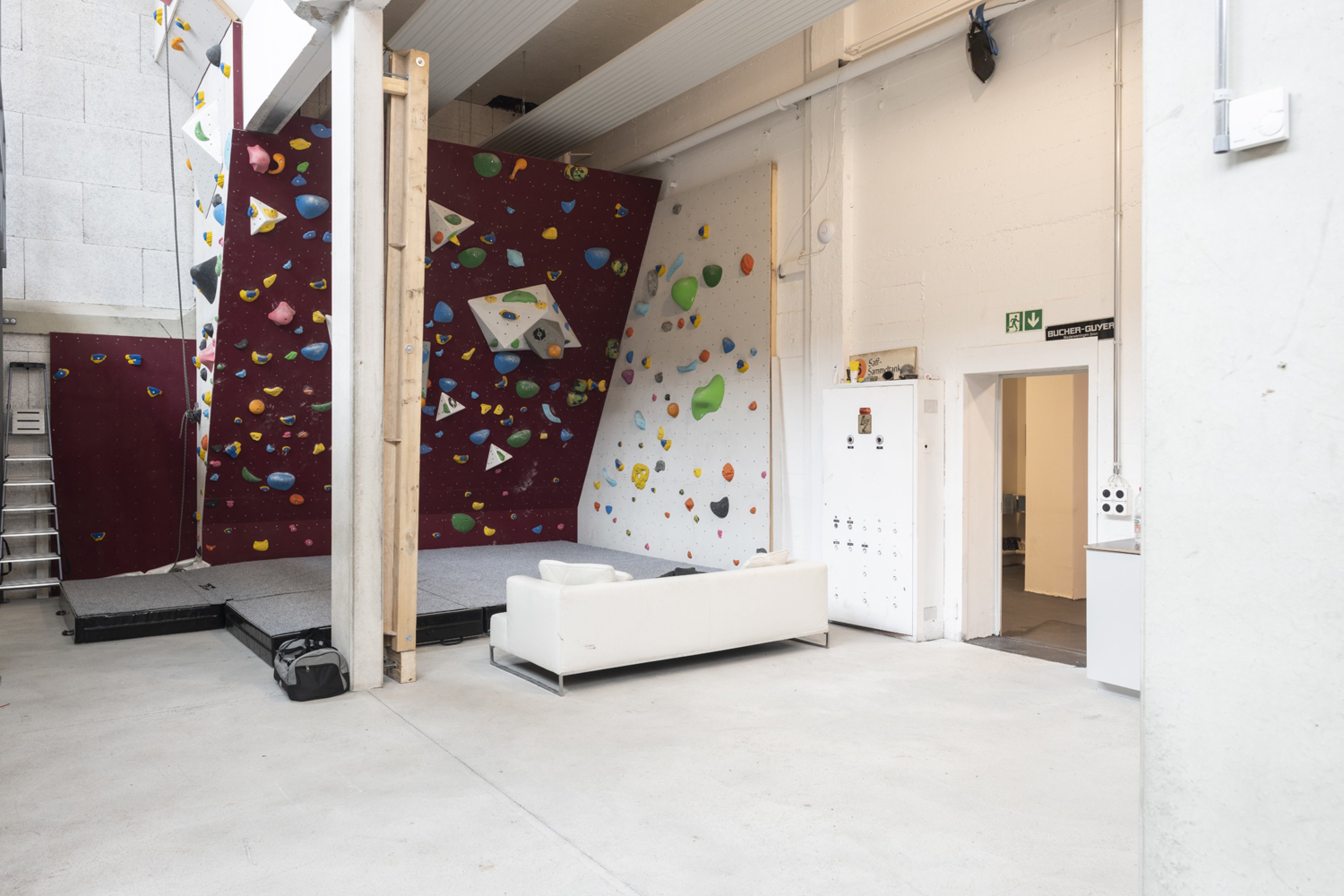 Boulderwand im Keller  – Toprope